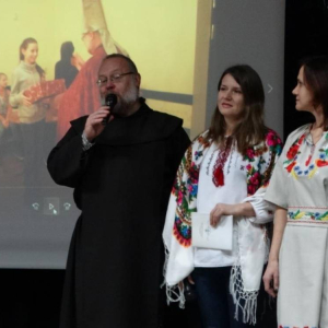 Wizyta Ojca Karmelity z Berdyczowa z grupą parafian