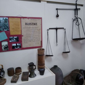 Zwiedzanie wystawy w ratuszu