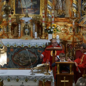 Msza święta  w łapszańskiej parafii 