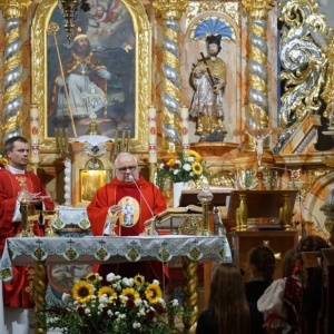 Msza święta  w łapszańskiej parafii 